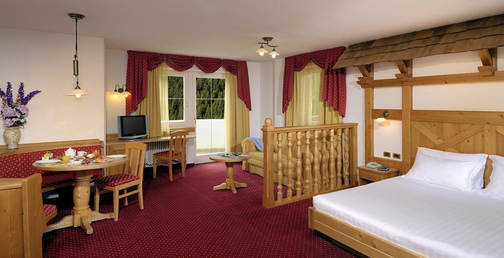 Hotel La Perla Canazei Δωμάτιο φωτογραφία